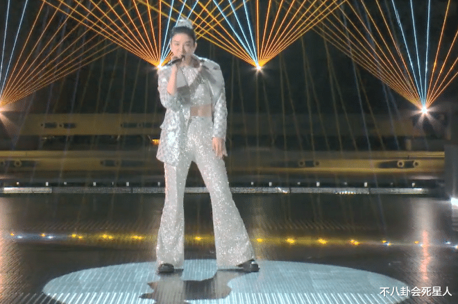 乘风破浪的姐姐|?黑丝、高开叉、辣妹短裙，《浪姐3》舞台首秀，30个女明星杀疯了