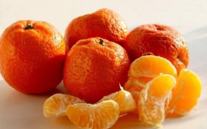 脾胃|医生再三强调：吃完橘子后，尽量少吃这5种食物，希望你能听劝