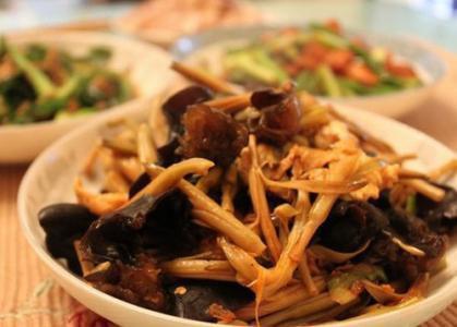 痛风|都说吃黄花菜，可以帮助身体“排酸”，那痛风患者吃完有好处吗？