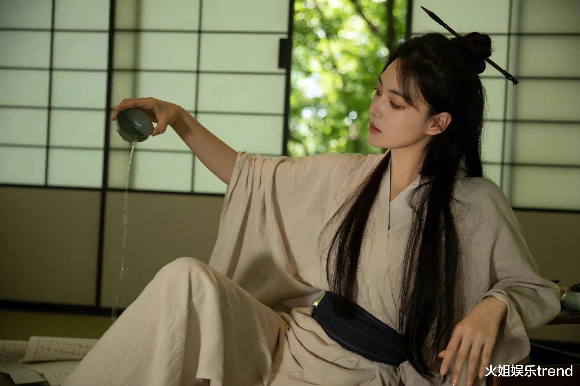 张馨予|张馨予遭遇农夫与蛇,帮喷子免去16万赔偿,对方却生活奢侈