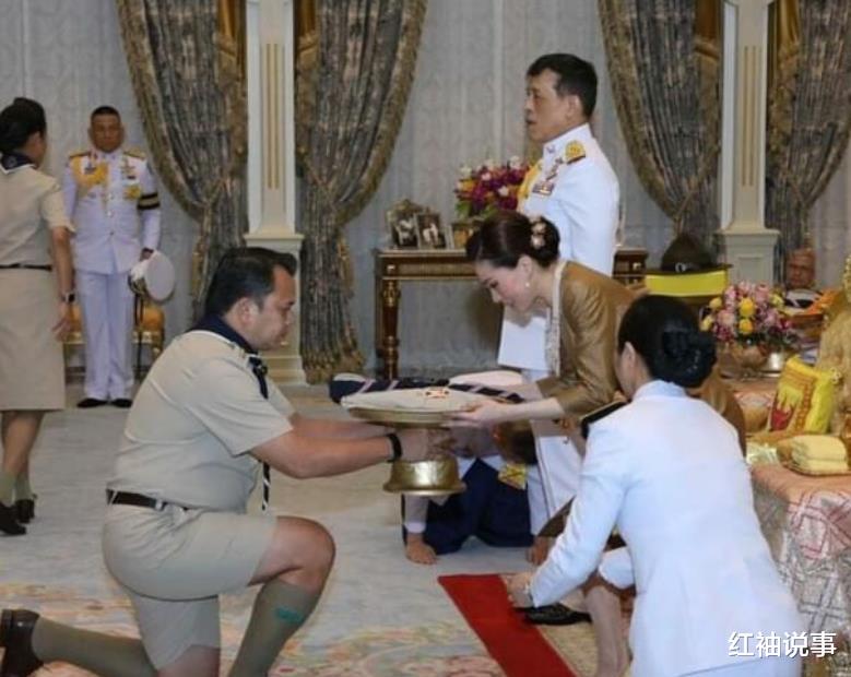泰国嫔妃真实学历曝光:43岁苏提达全靠镀金,西拉米是真才实学