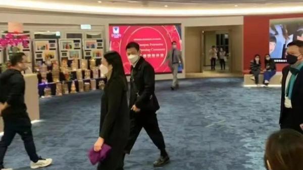 柯尔斯蒂·艾利|刘德华低调现身女儿学校，网友搜校徽曝光学校，人才辈出学费天价