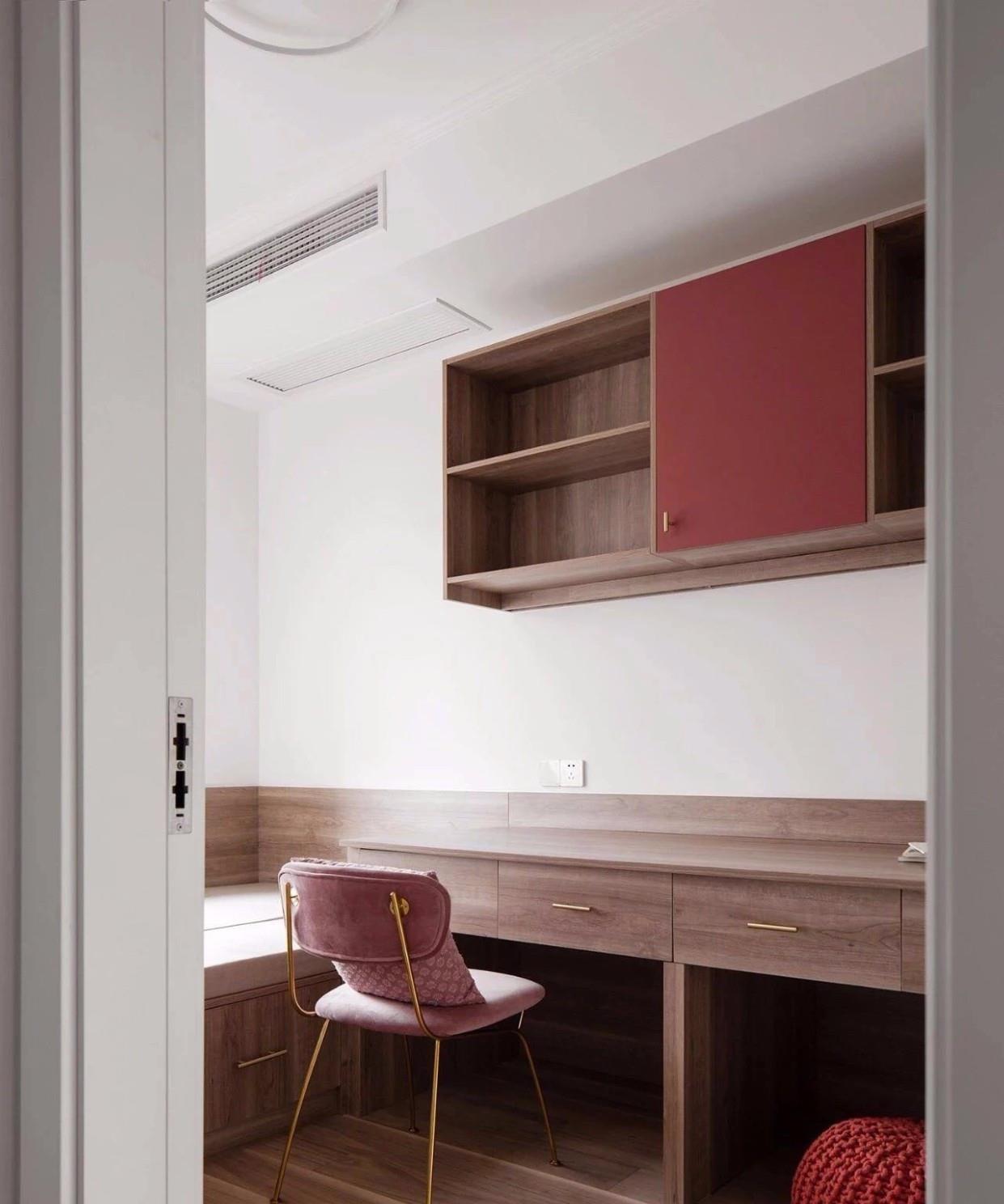 129㎡三居ins气质风格，复古红蓝撞色系，效果堪比样板间！