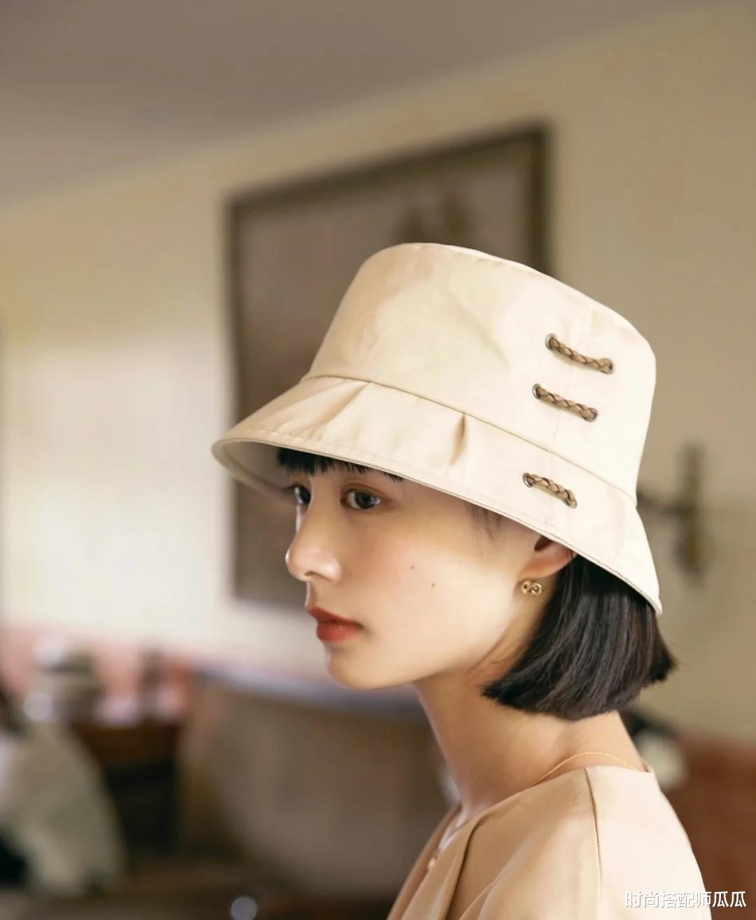 完美日记 ?突然火起来的“杏帽”是什么鬼?洋气优雅、显脸小,难怪潮人都爱