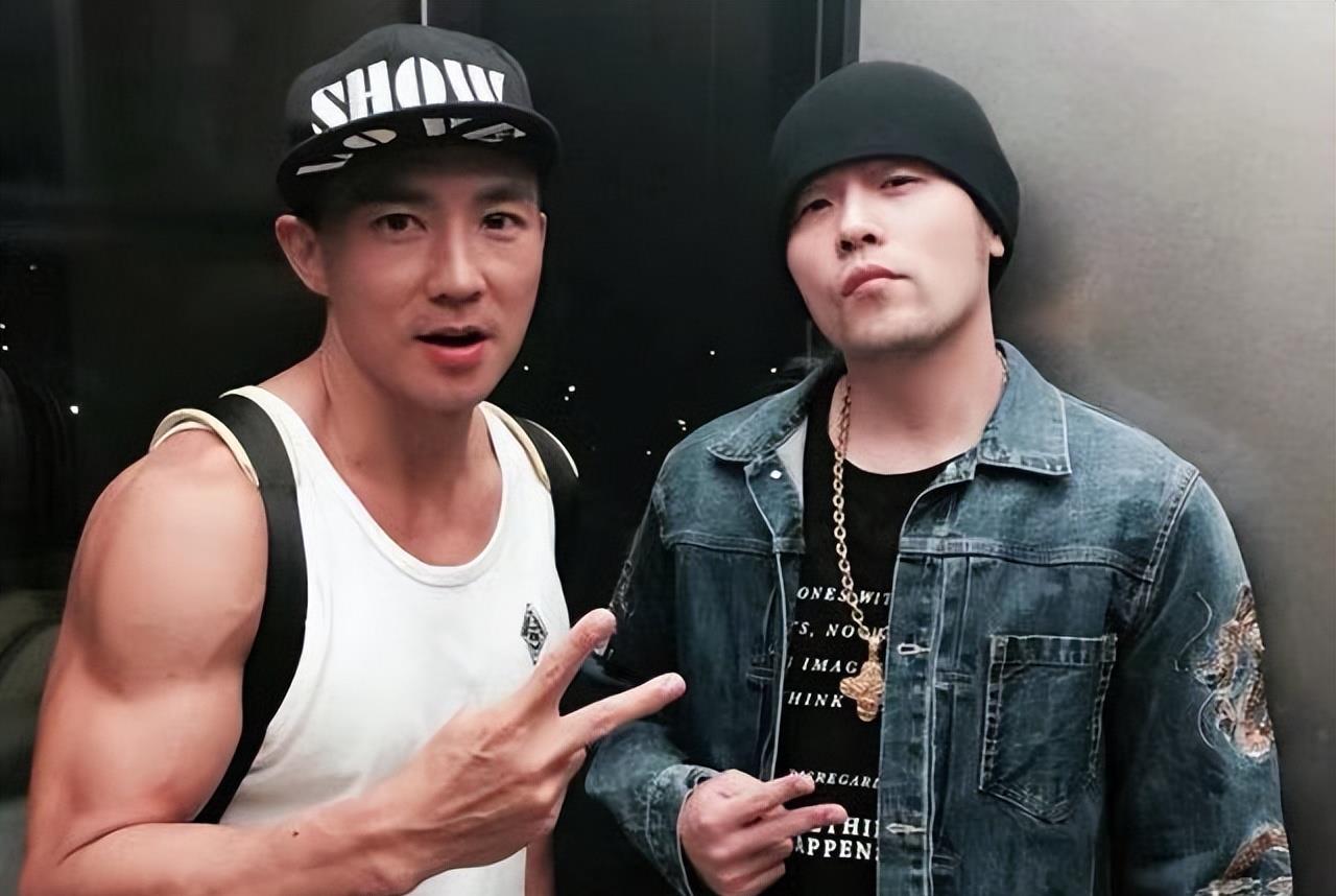 刘畊宏|为何周杰伦捧刘畊宏这么久现在才火？有这减脂操为何周杰伦还变胖