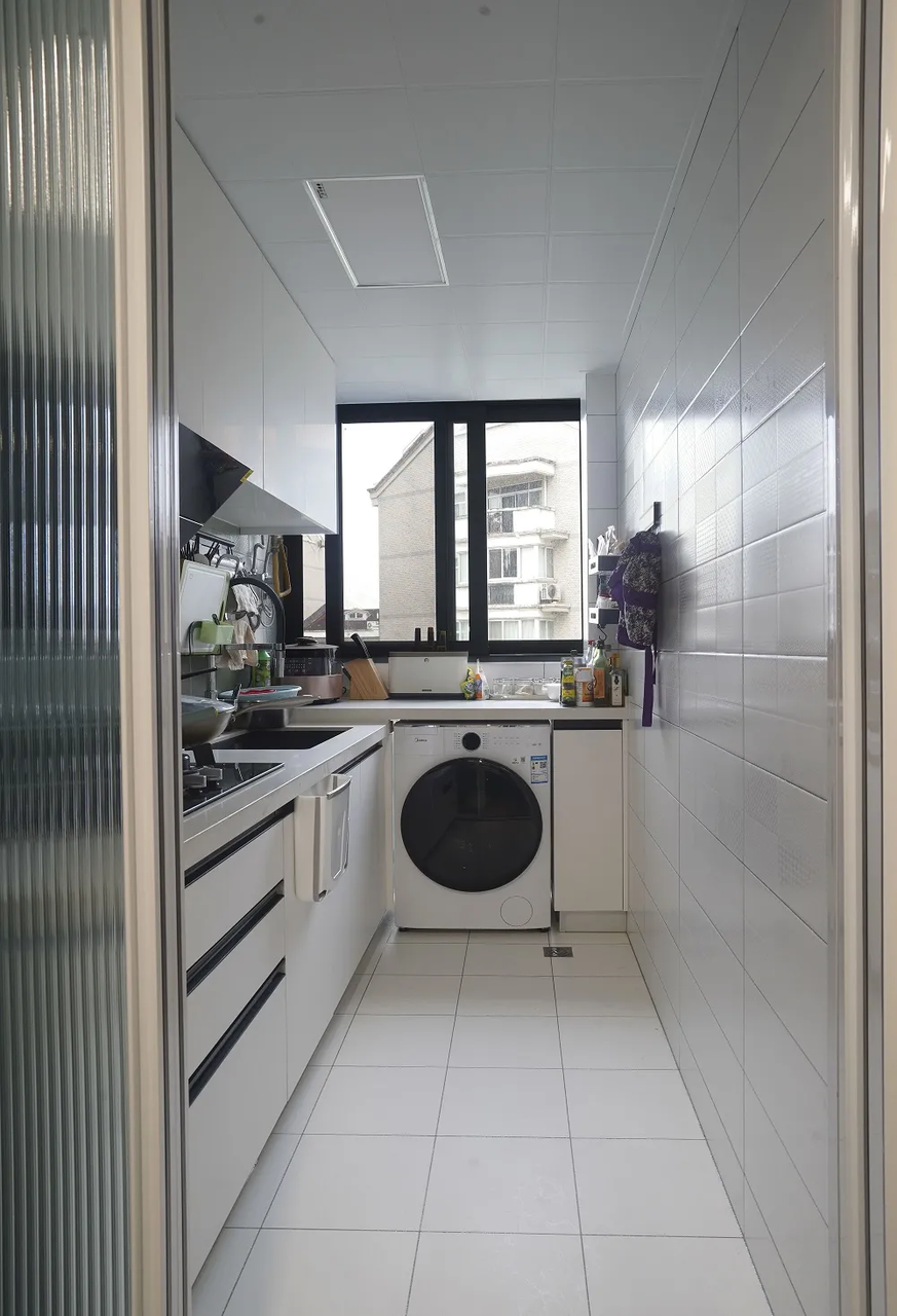 做饭开油烟机后要不要开窗户？太多人家里做错，难怪一做饭就遭罪