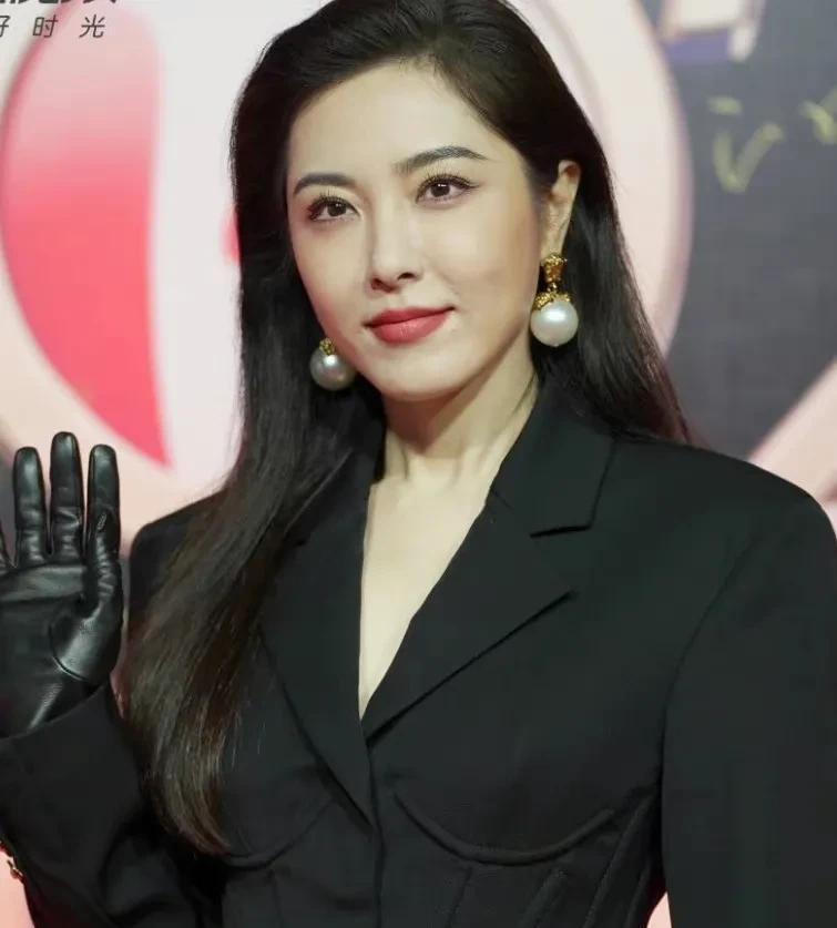 关晓彤|国剧盛典红毯:曾黎稳定发挥,杨蓉状态佳,吴磊关晓彤太惊艳