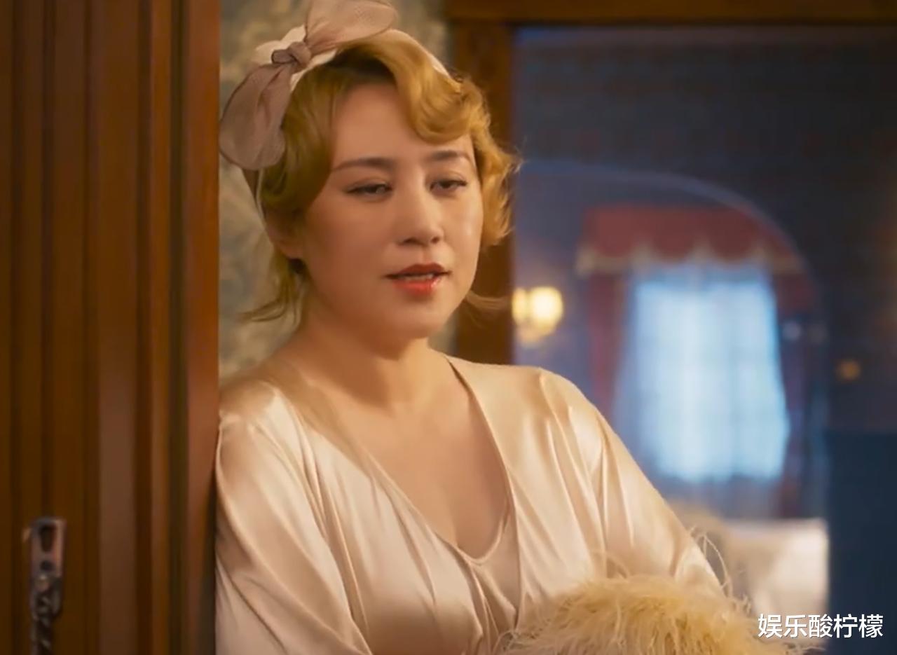 狙击手|张艺谋《狙击手》2个第一，硬扛吴京《水门桥》1个敬礼