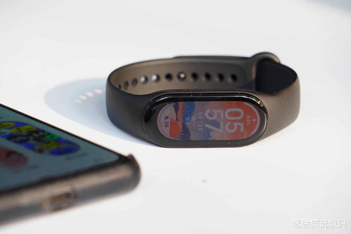 saas|屏幕全新升级：随身携带健康管家，小米手环7上手实测