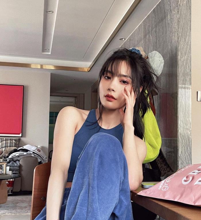长腿 清纯性感风运动美女，长腿短发气场很强
