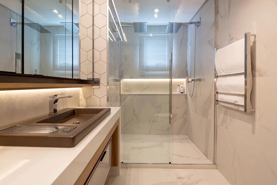 大平层一梯一户免打扰,客餐厅50平,楼层高视野好要比别墅大气