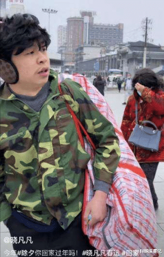 孟美岐|“演技天花板”晓凡凡,一人分饰50个角色,演活春运演哭无数网友