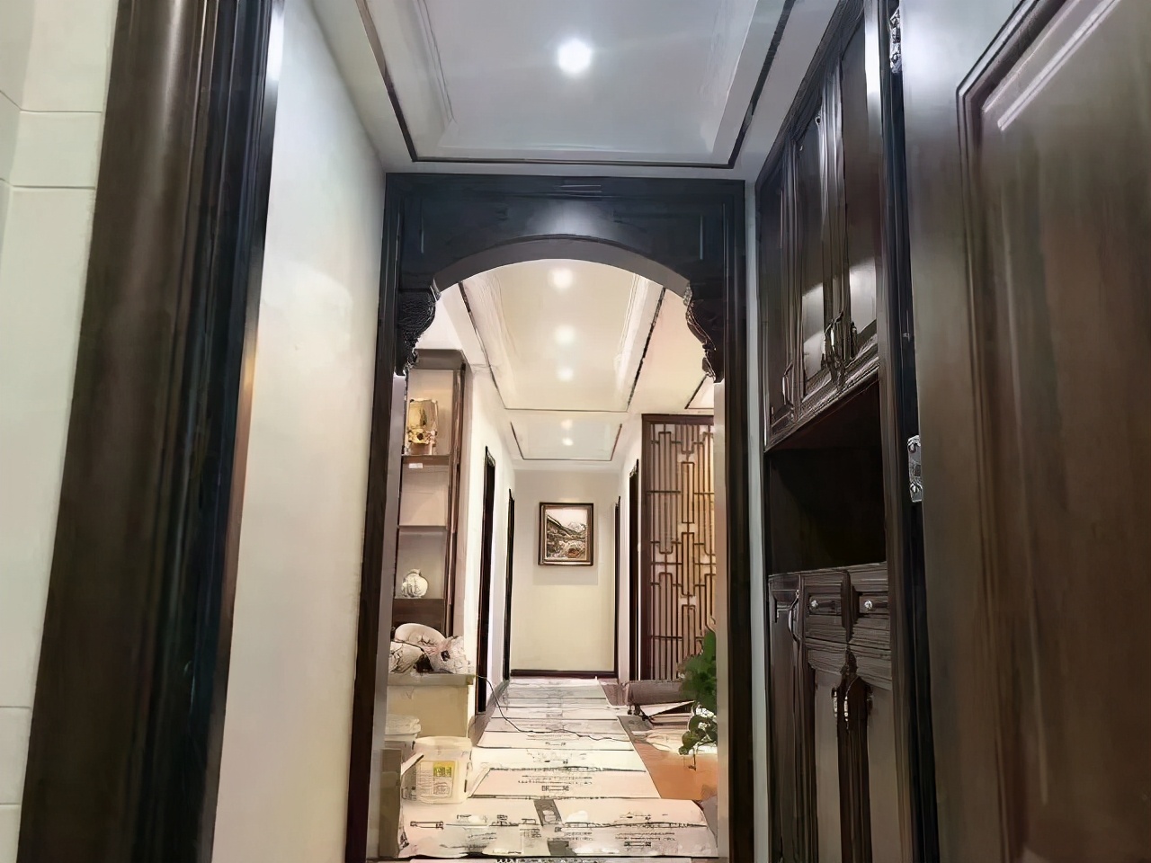 忍不住晒晒我家新房,入户玄关特别满意,电视墙更是抢眼