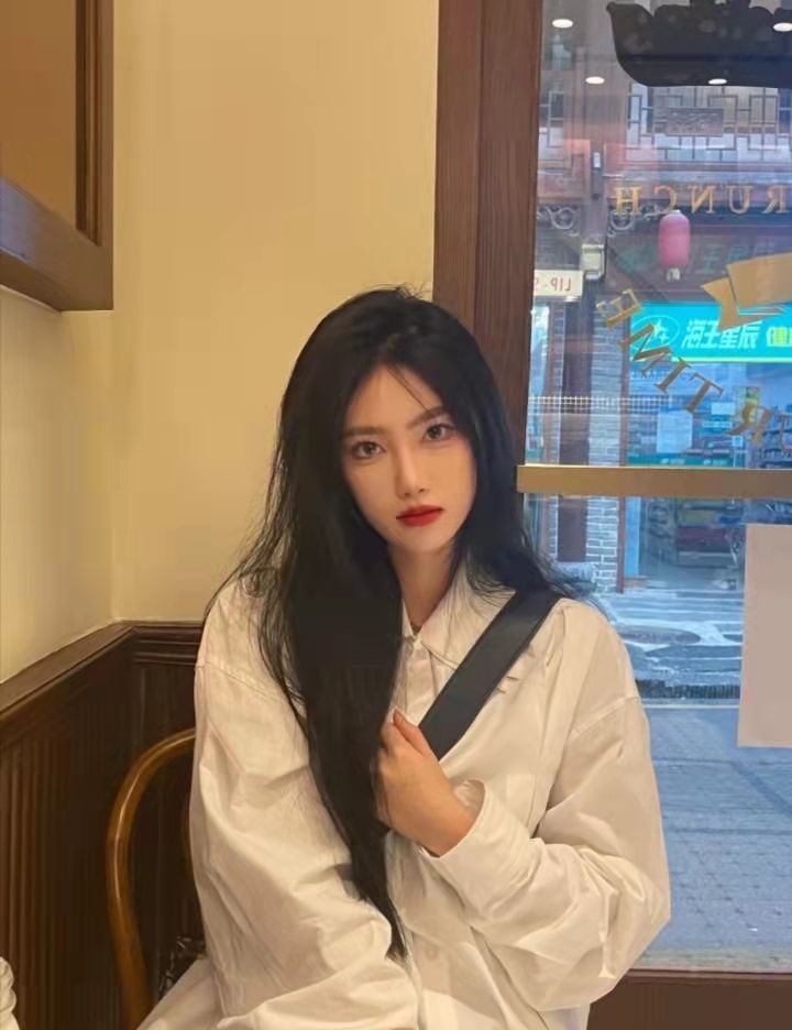服饰 艾妍赫璟辰芮：美貌就是女人最强大的武器！