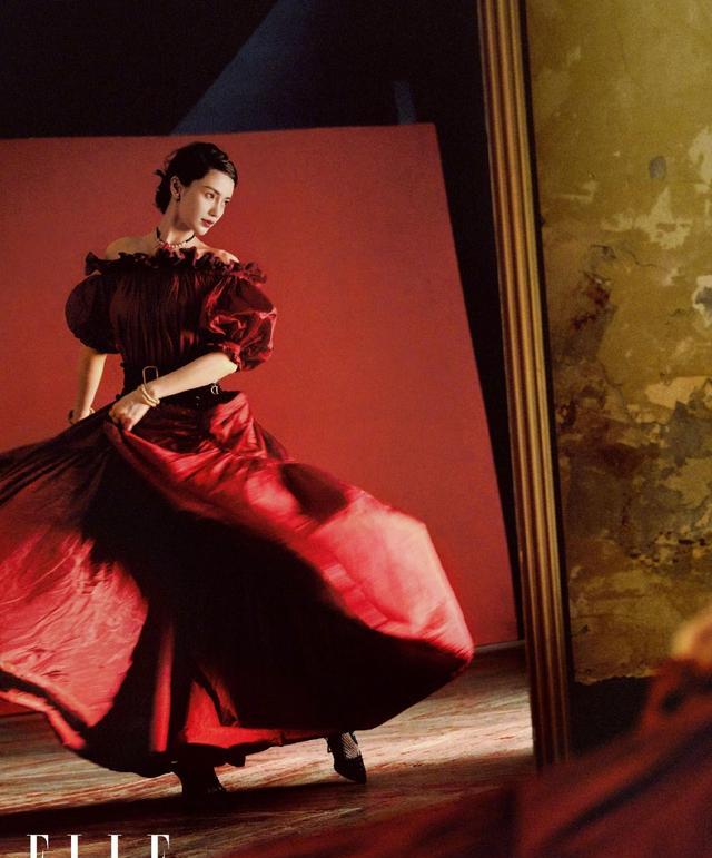 Angelababy|杨颖身穿弗拉明戈红舞裙妩媚动人！雪肤娇嫩美得不可方物
