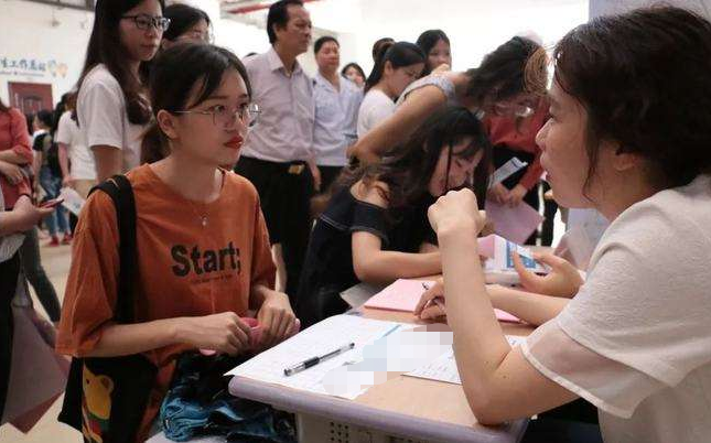 大学生|毕业后多年才知道，原来校招和社招差距太大，后悔当初没在意