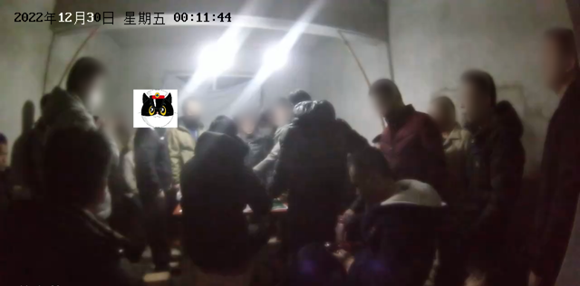 柳州警方捣毁一处赌博窝点 当场抓获涉赌人员28名