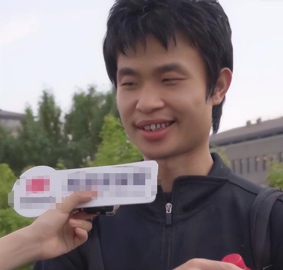 医生 清华校园有个“怪现象”，学霸聚集没有一个烫发染发，简单而真实