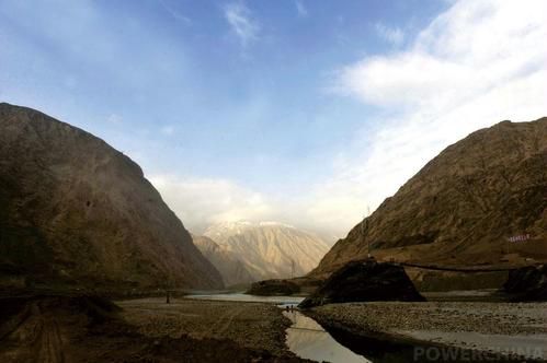 新疆维吾尔自治区|新疆三峡，阳光与山脉在这里汇聚