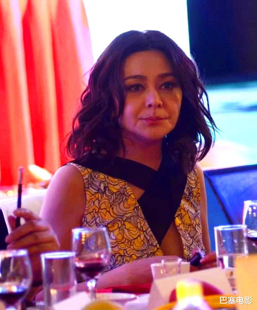 杨幂|“顶级美人”的尴尬现状：大多不愿自然老去，一个比一个脸僵