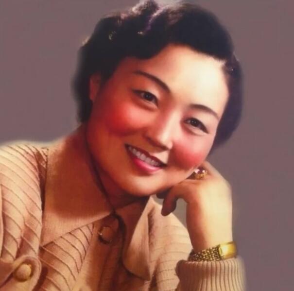 卡戴珊|马金凤逝世，河南卫视公开其年轻照：3次被卖3次改名，一生不吃凉