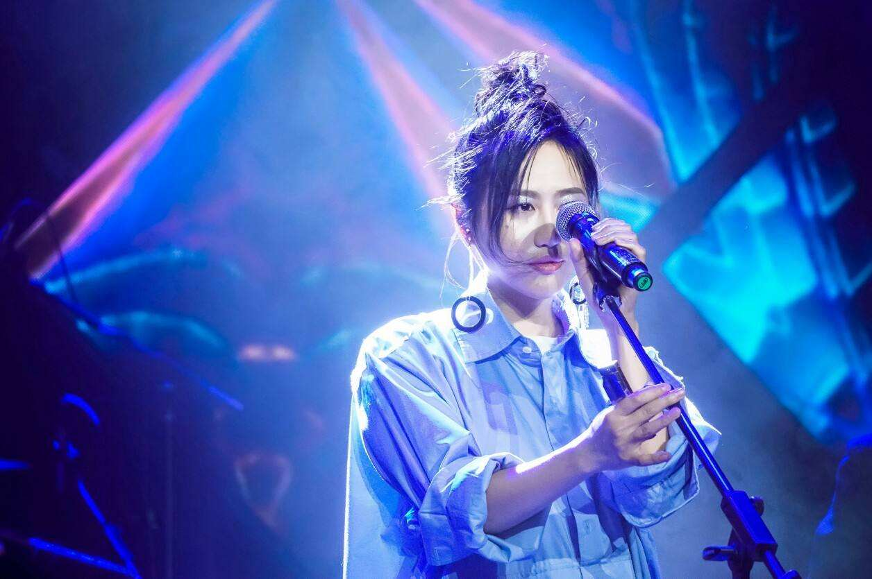 陈粒|她是歌坛中特殊的歌手，不签公司没经纪人，却依旧是火得一塌糊涂