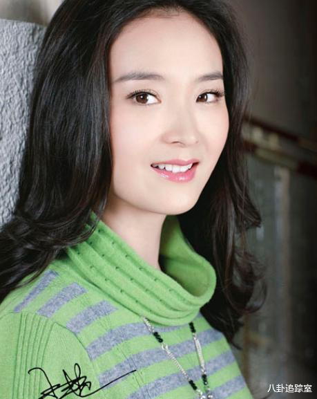 晴格格亿万别墅伴故宫,百万名表鸽子蛋仅为装饰,网友求美白秘诀