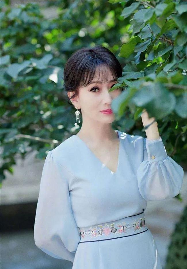 赵雅芝|香港女明星你最喜欢谁,赵雅芝排第9,你猜第一是谁