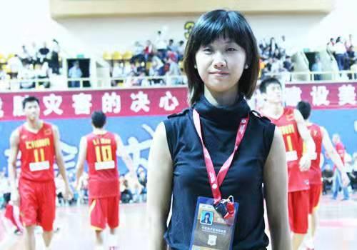 翟小川|首钢出局，谁注意到和翟小川对骂的美女记者表态？话语让首钢尴尬