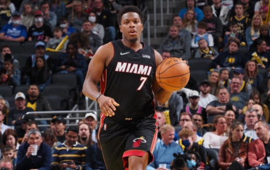 洛瑞|重创！NBA冠军控卫倒下，恐无缘天王山，赚2700万成鸡肋