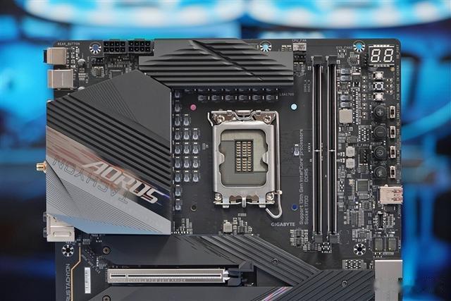 主板|7999元超频神板！技嘉Z790 AORUS TACHYON钛雕主板图赏