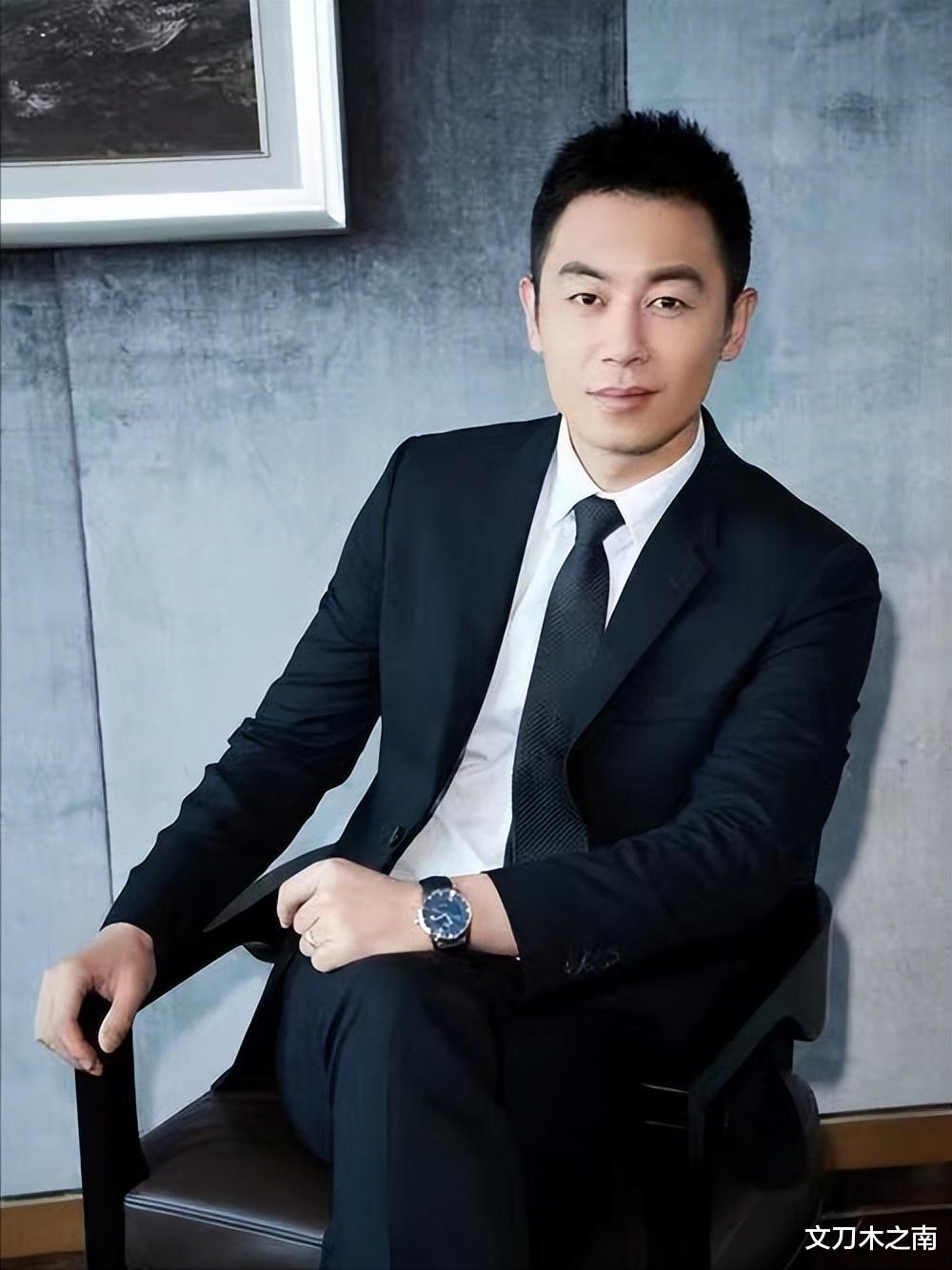 朱亚文|从“特殊求婚”到《简言的夏冬》，朱亚文上演“行走的荷尔蒙”！