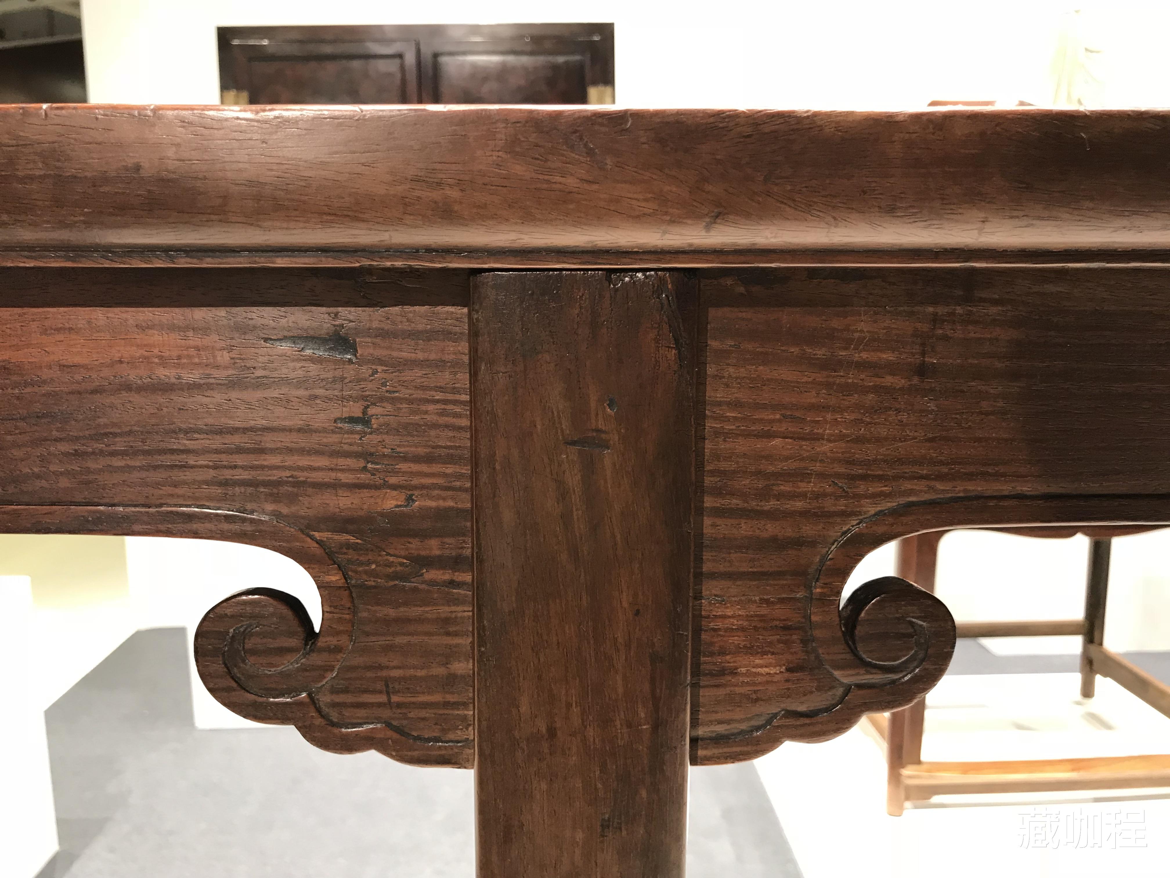 |牙头双整挖，黄花梨平头案基本款雕象鼻