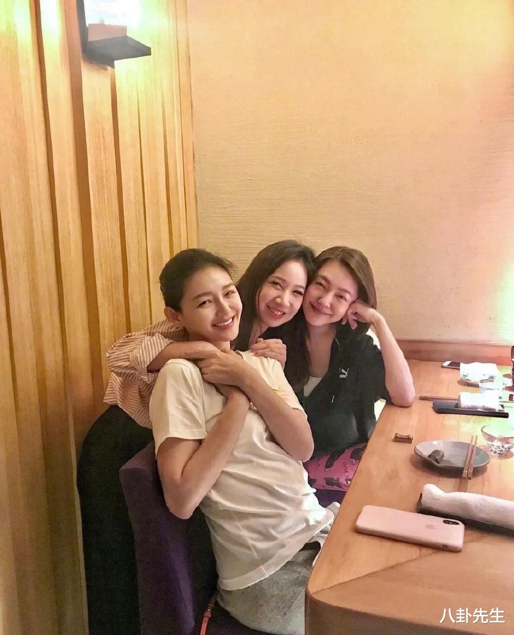 小S|小S终于跟新姐夫见面！笑称想靠在他怀里撒娇，感慨大S如今很幸福