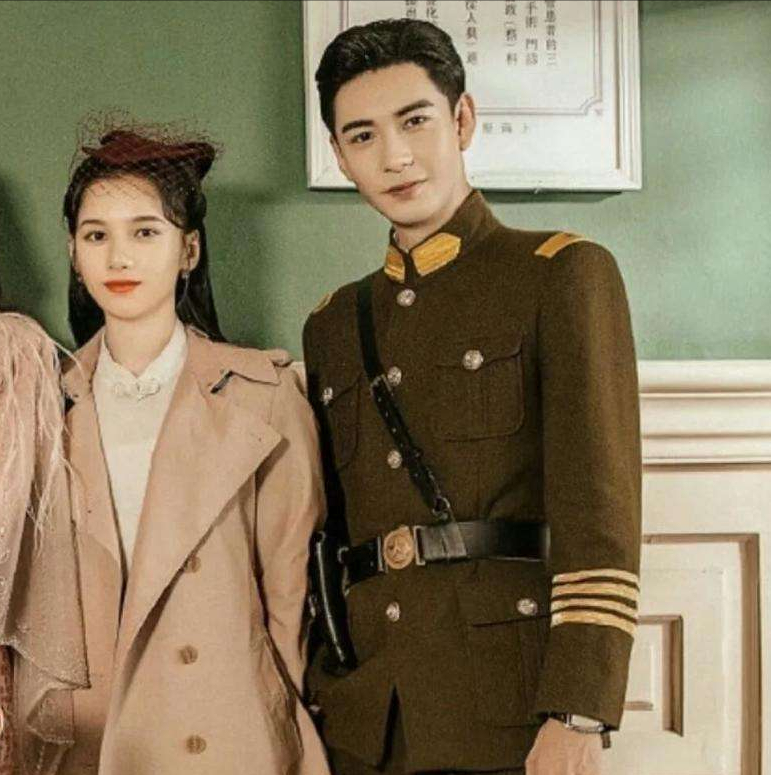 陈星旭|修庆越老越帅，一头白发重回神颜时代，陈星旭却穿出军装天花板