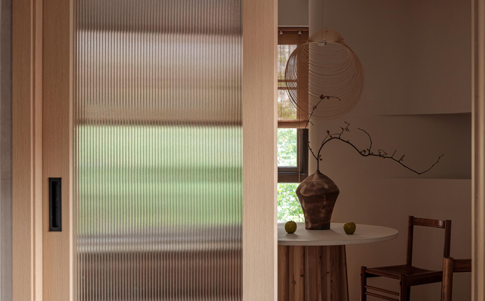 她98㎡家氛围感真好!厨房双动线,洗衣机藏玄关,太巧妙了