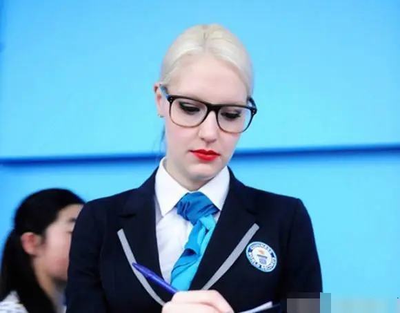 撒贝宁|撒贝宁妻子不是一般人,职业是熊猫级别的,全球仅6位!