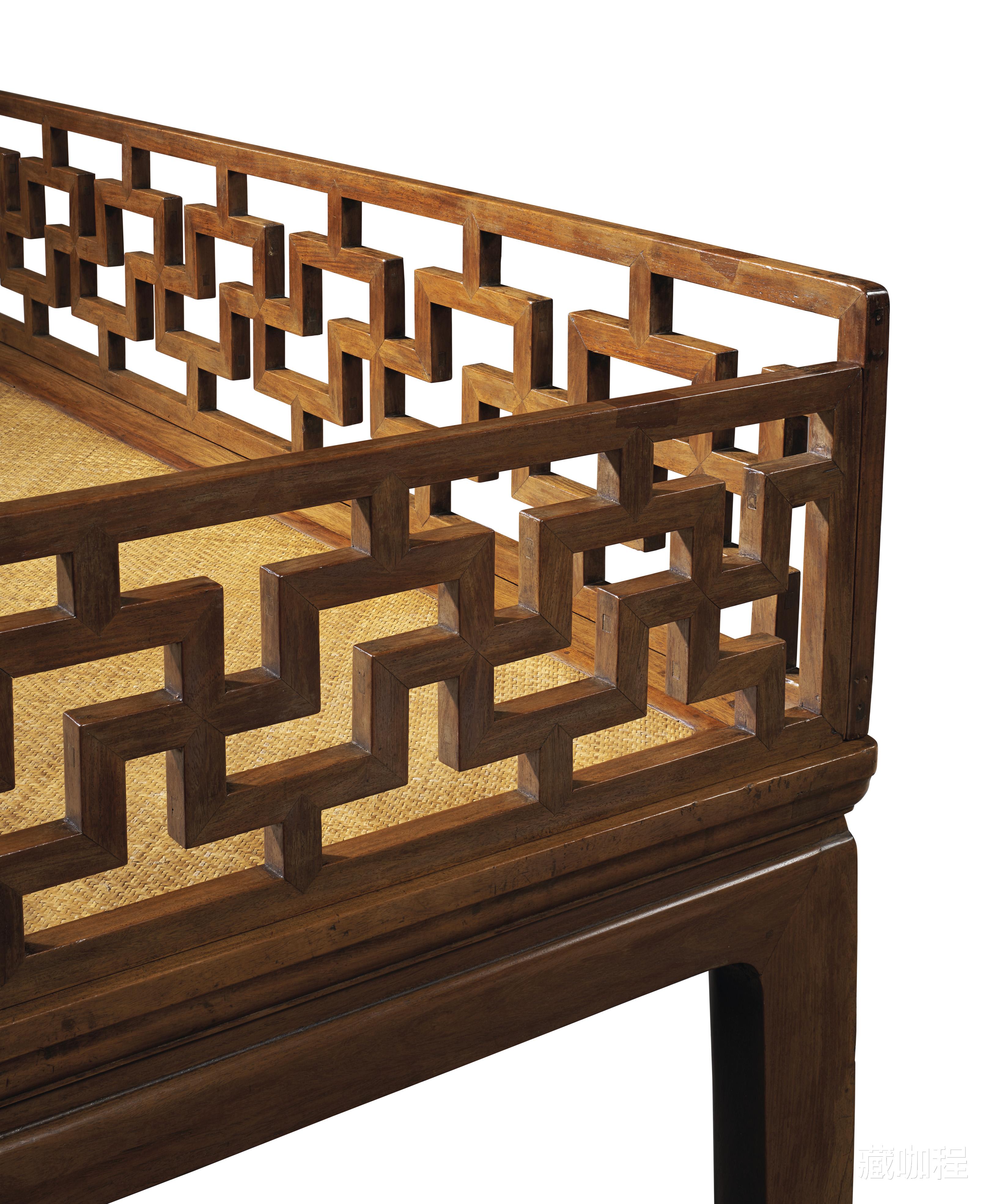 |罗汉床&素提盒,香港秋拍一大一小黄花梨家具