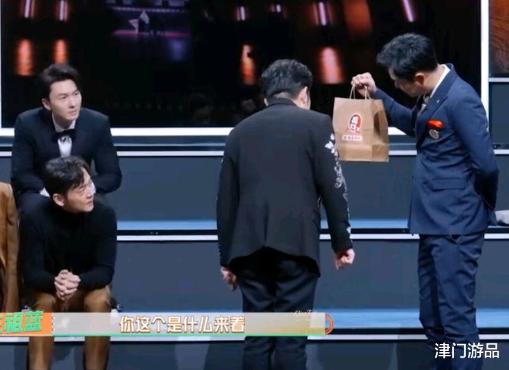 小沈阳|小沈阳带沈阳鸡架上综艺!辽宁名小吃,掀起全民吃鸡架热潮