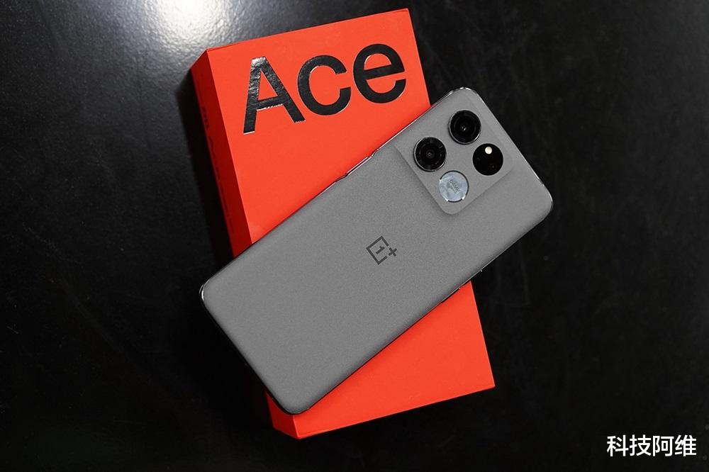 一加科技|12GB+256GB+5000mAh，降至1779元，顶配旗舰无奈重回低价