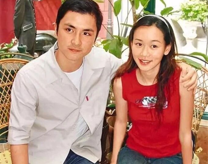 杨思琦|42岁港姐杨思琦车祸住院照曝光，头戴颈托脸色苍白双眼呆滞