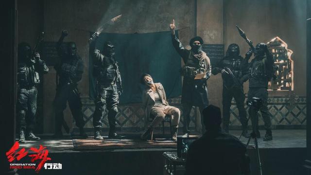 战狼2|比《战狼2》好看，被载入中国战争类电影史册，写实画面看得沸腾