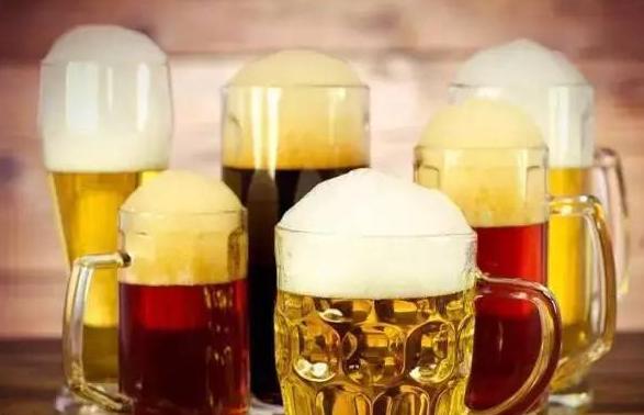 19岁退学，从搬砖工到百亿富豪，张轩松把逆袭过程，总结成8个字