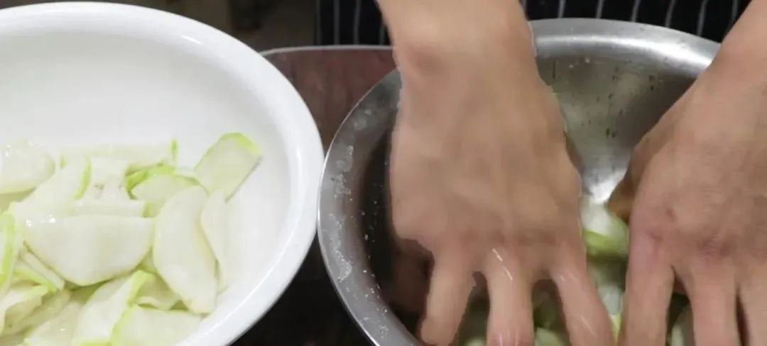 春天干燥易上火,建议多吃8种降火食物,做法简单营养,特别好吃