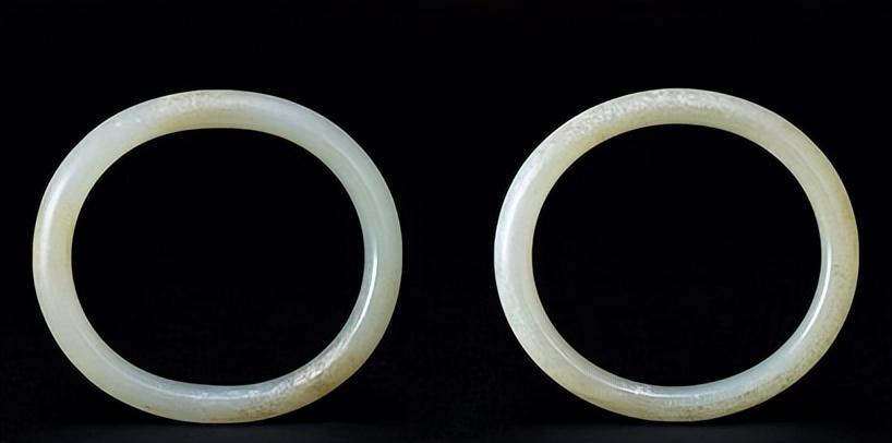 翡翠|克价过万和克价百万.翡翠与和田玉哪个更值得收藏