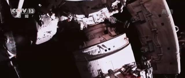 问天实验舱成功转位!梦天实验舱准备发射,17国项目入选中国空间站