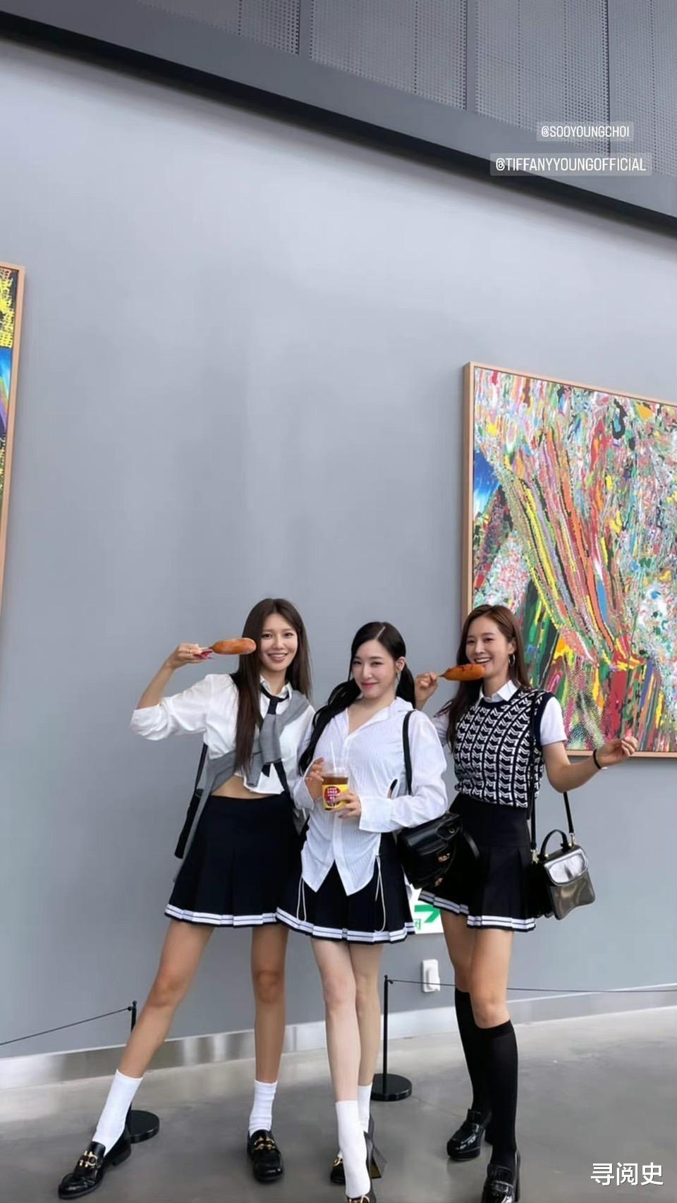 韩国少女时代学生制服参加综艺节目！林允儿出道15年超冻龄还像18岁少女！