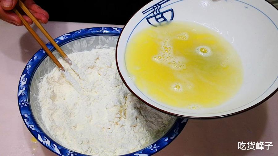 包饺子，芹菜韭菜靠边站，用它做馅鲜美多汁，香而不腻，比肉饺子香，不懂吃可惜了~