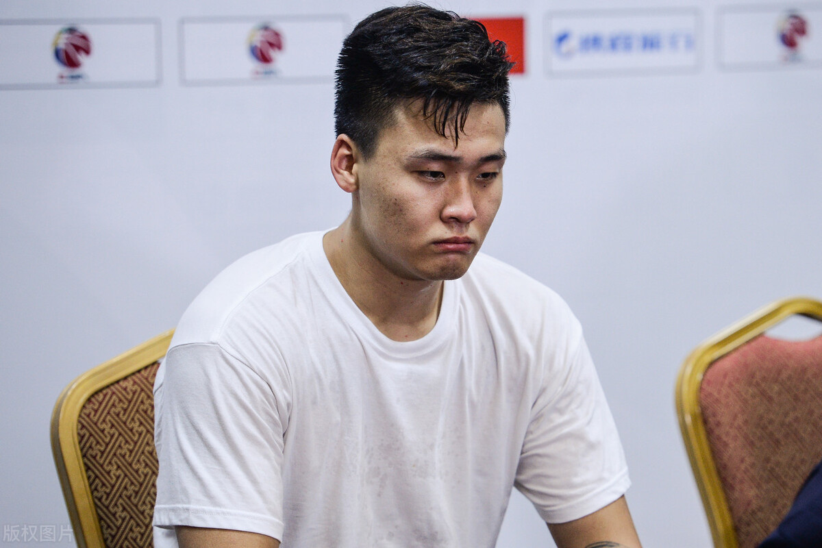 赵睿|赵睿打破沉默回应冲突事件，一番话让球迷心寒，疑似坐实传言
