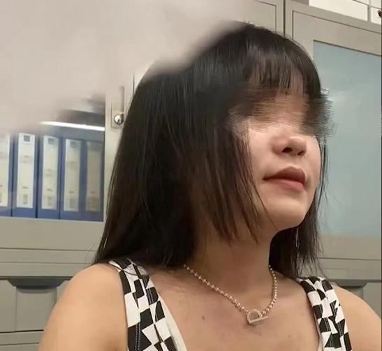 00后|00后女生面试太敢说了！狂怼面试官让其无言，反客为主让人叫好！